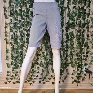 S.C. & Co Women's Striped Blue White Bodycon Casual Knee Lenght Short size 6